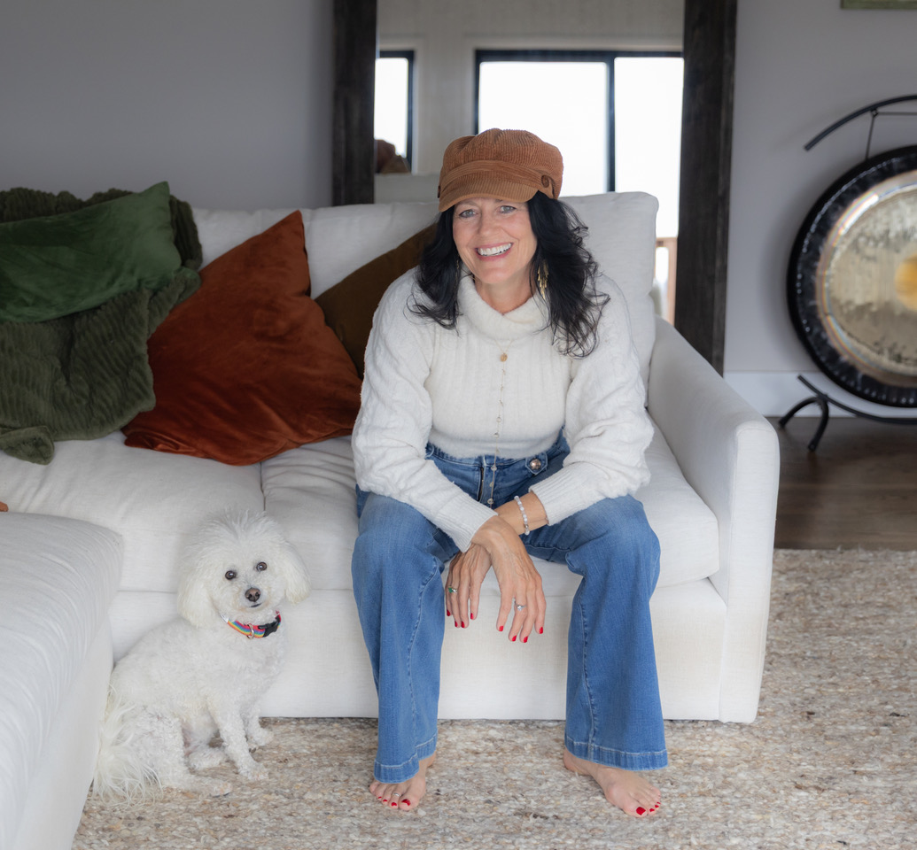 AMM and angel living room